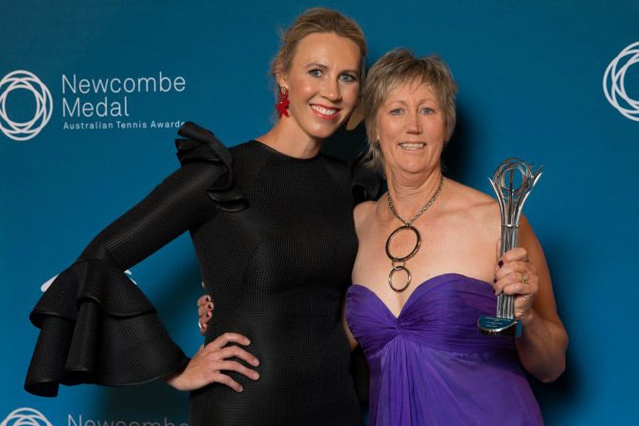 Award Winning Tennis Coaching | Helen with Alicia Molik with the 2017 Newcombe Medal - Coaching Excellence - Club